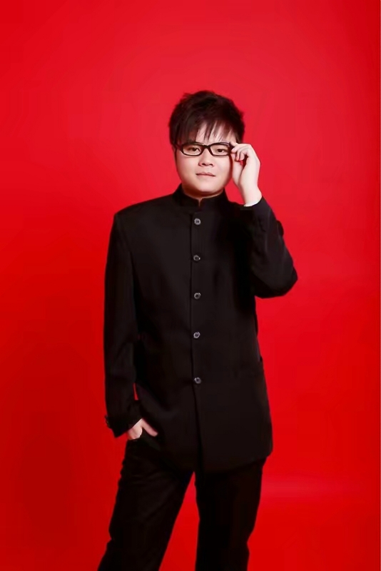 站在远处看童年的第一张照片--合肥相亲服务中心