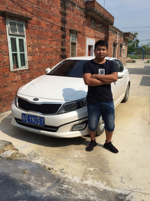 独坐街头的第二张照片--合肥相亲服务中心