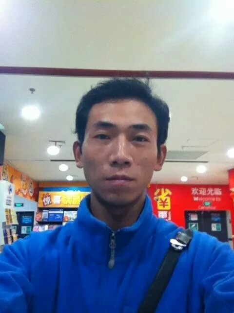 青草地溪水边的第一张照片--合肥相亲服务中心