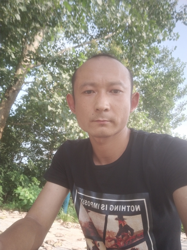 80大叔的第一张照片--合肥相亲服务中心