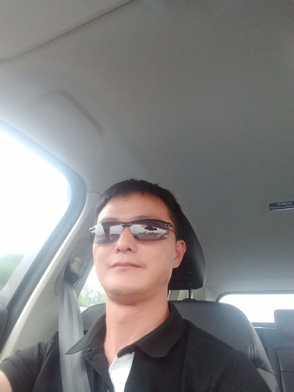 孤独的男人的第二张照片--合肥相亲服务中心