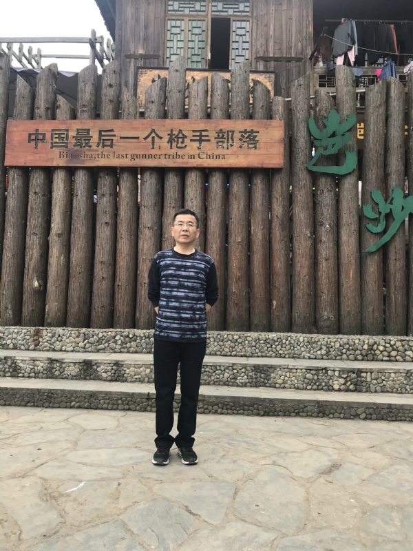 屯里的富豪的第一张照片--合肥相亲服务中心