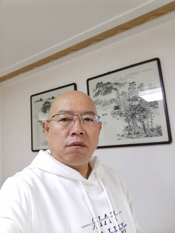 光头博士的第一张照片--合肥相亲服务中心