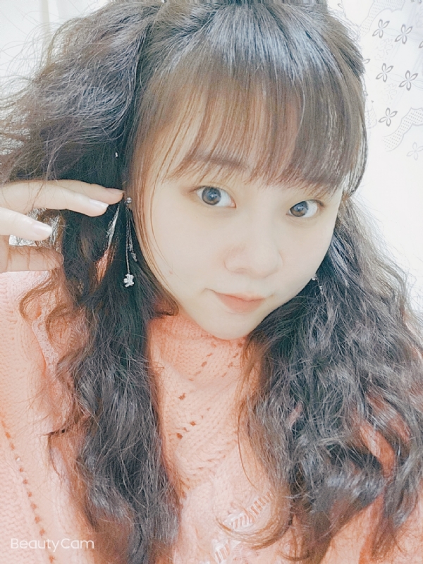 艾薇儿的第一张照片--合肥相亲服务中心