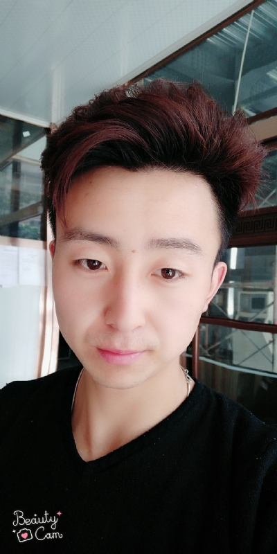 拼命微笑的第三张照片--合肥相亲服务中心