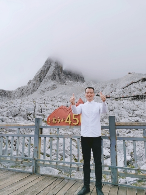 灰太狼的第一张照片--合肥相亲服务中心