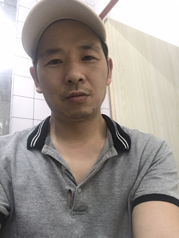 老何的第一张照片--合肥相亲服务中心