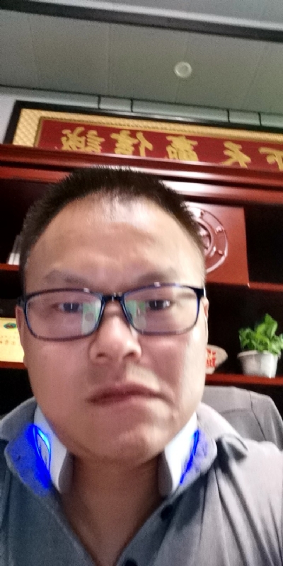 模具工匠的第一张照片--合肥相亲服务中心