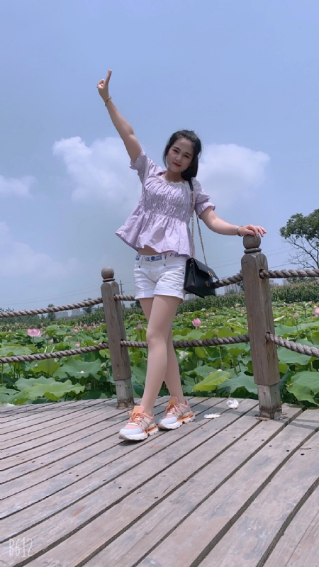 秋水伊人的第一张照片--合肥相亲服务中心