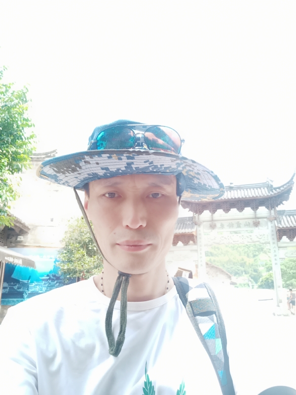 童群海的第一张照片--合肥相亲服务中心