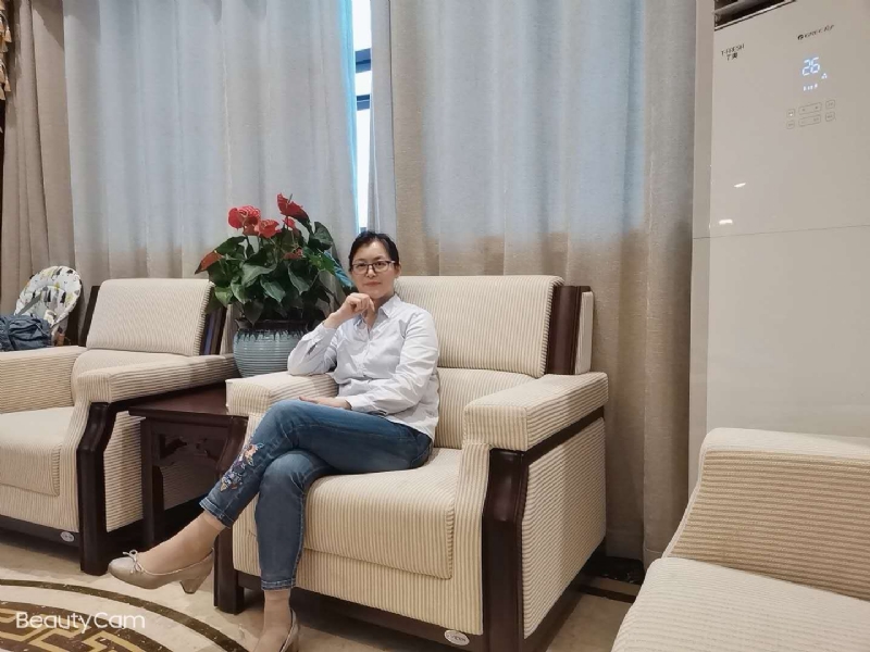 秋水伊人的第一张照片--合肥相亲服务中心