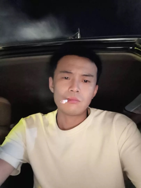 爱睡觉的土拨鼠的第一张照片--合肥相亲服务中心