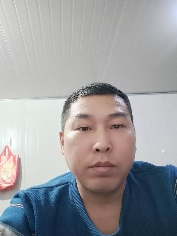 开着拖拉机去兜风的第一张照片--合肥相亲服务中心