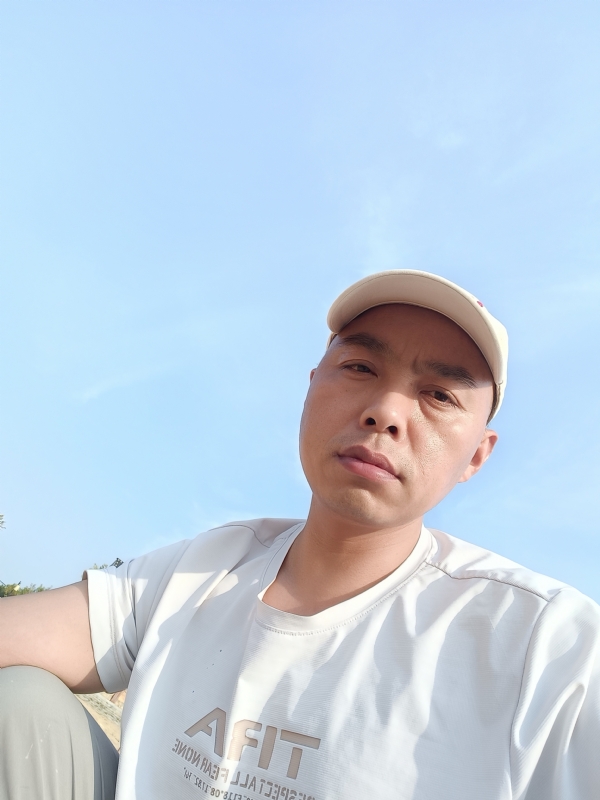 哥哥的第一张照片--合肥相亲服务中心