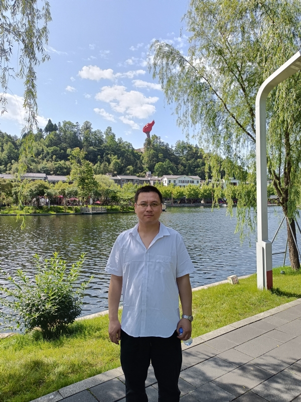 风雨相伴的第一张照片--合肥相亲服务中心