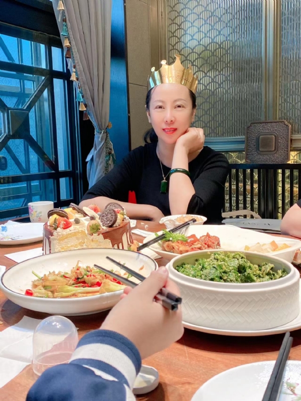 红红的第二张照片--合肥相亲服务中心