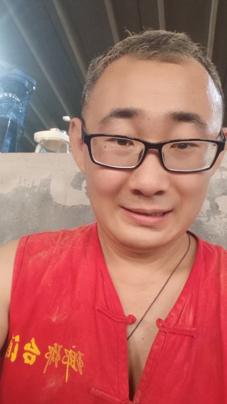 黑黑一笑的第二张照片--合肥相亲服务中心