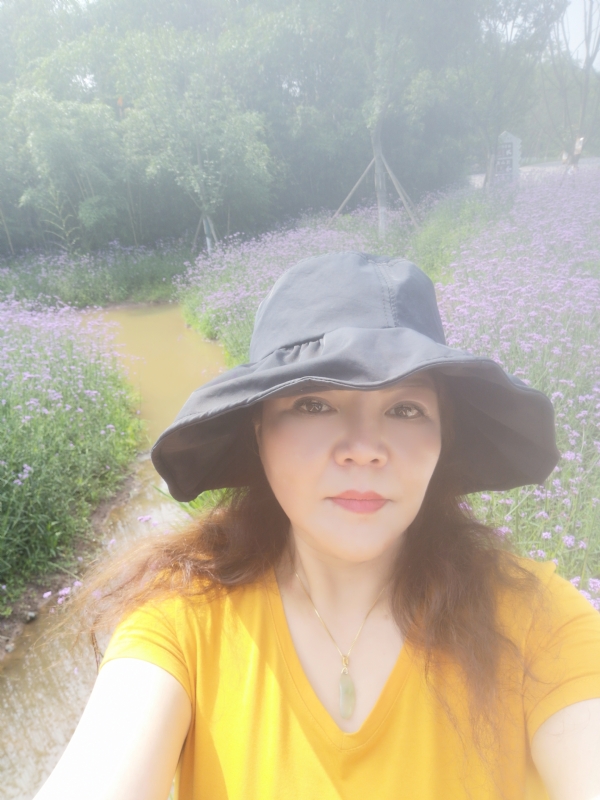 宛霞的第三张照片--合肥相亲服务中心