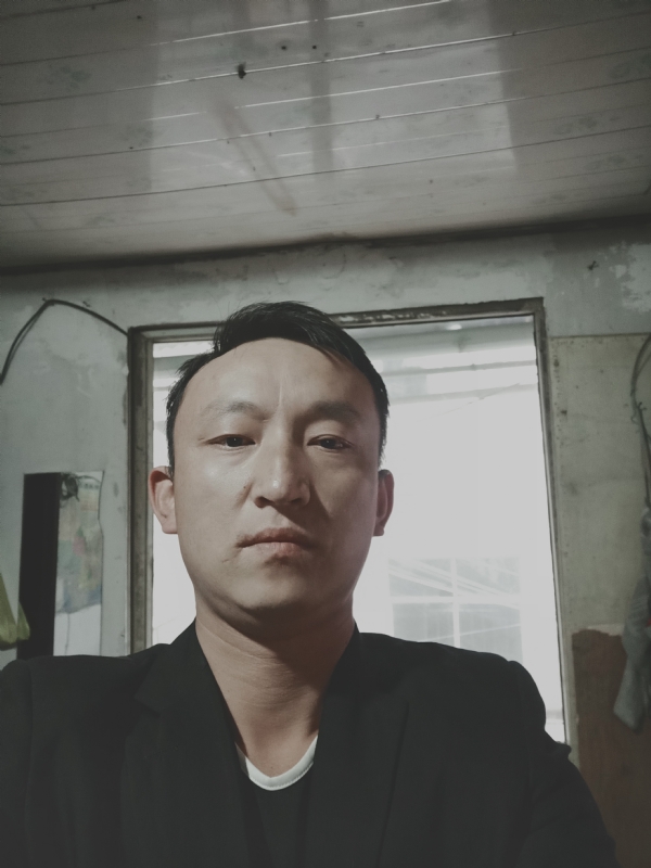 放弃爱你的第一张照片--合肥相亲服务中心